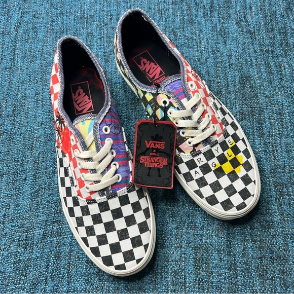 Vans x Strangers Things Authentic Surfer Boy Pizza Sneakers Limited Edition - Picture 2 of 8